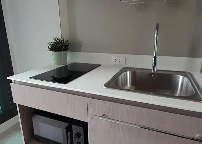 Single Bunk Bed B In Shared Female Near Mrt Bang Pho *