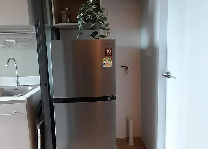 Single Bunk Bed B In Shared Female Near Mrt Bang Pho بانكوك